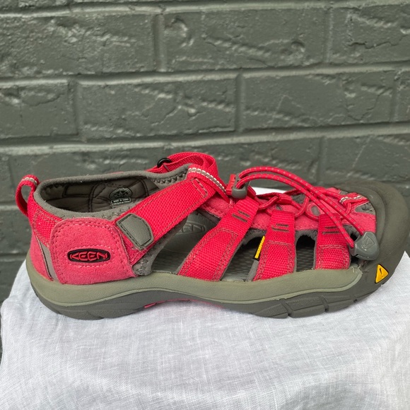 Keen waterproof hiking sandals - Picture 2 of 6